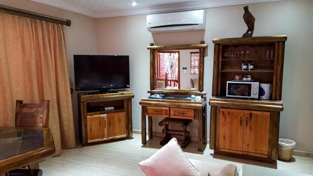 Aark Guest Lodge Vanderbijlpark Buitenkant foto