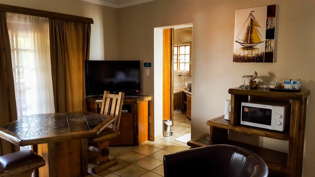 Aark Guest Lodge Vanderbijlpark Buitenkant foto