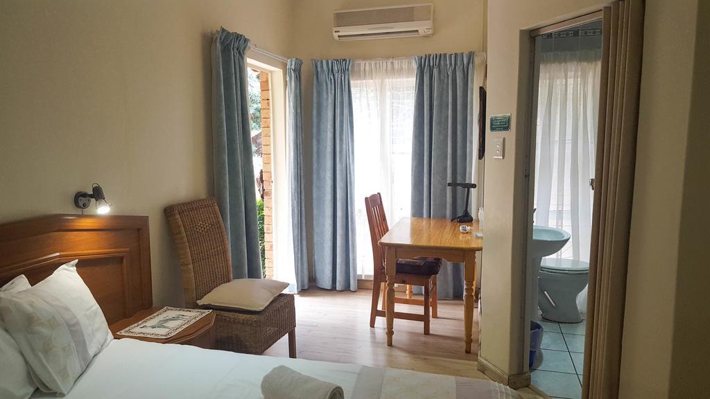 Aark Guest Lodge Vanderbijlpark Buitenkant foto
