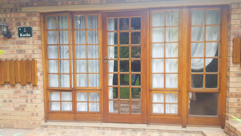Aark Guest Lodge Vanderbijlpark Buitenkant foto