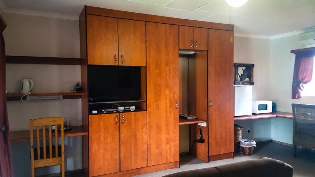 Aark Guest Lodge Vanderbijlpark Buitenkant foto