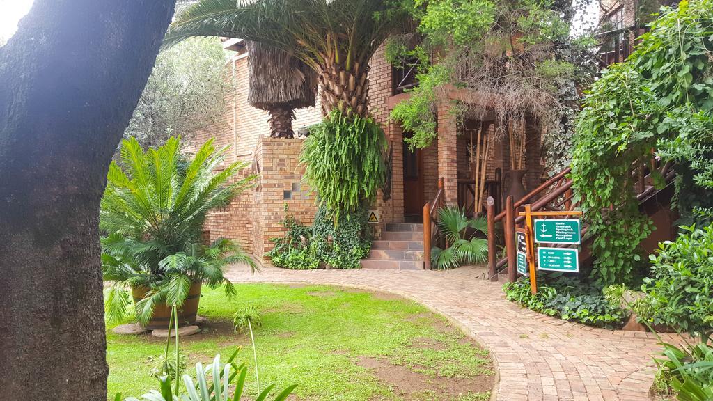 Aark Guest Lodge Vanderbijlpark Buitenkant foto