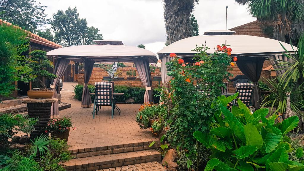 Aark Guest Lodge Vanderbijlpark Buitenkant foto