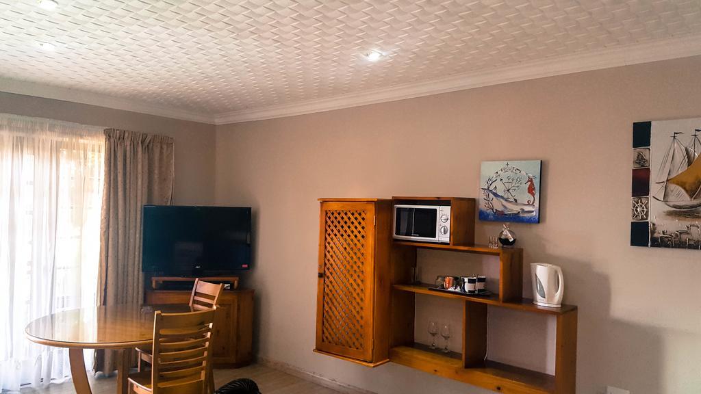 Aark Guest Lodge Vanderbijlpark Buitenkant foto