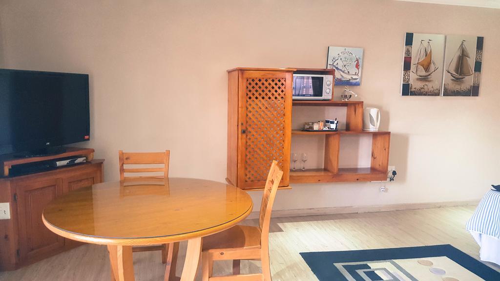 Aark Guest Lodge Vanderbijlpark Buitenkant foto