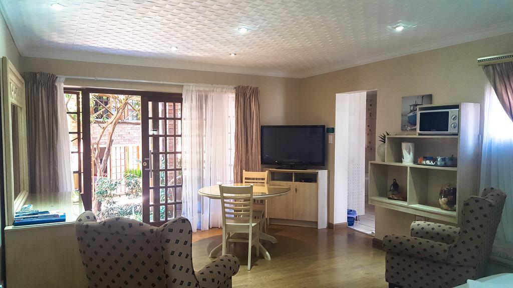 Aark Guest Lodge Vanderbijlpark Buitenkant foto